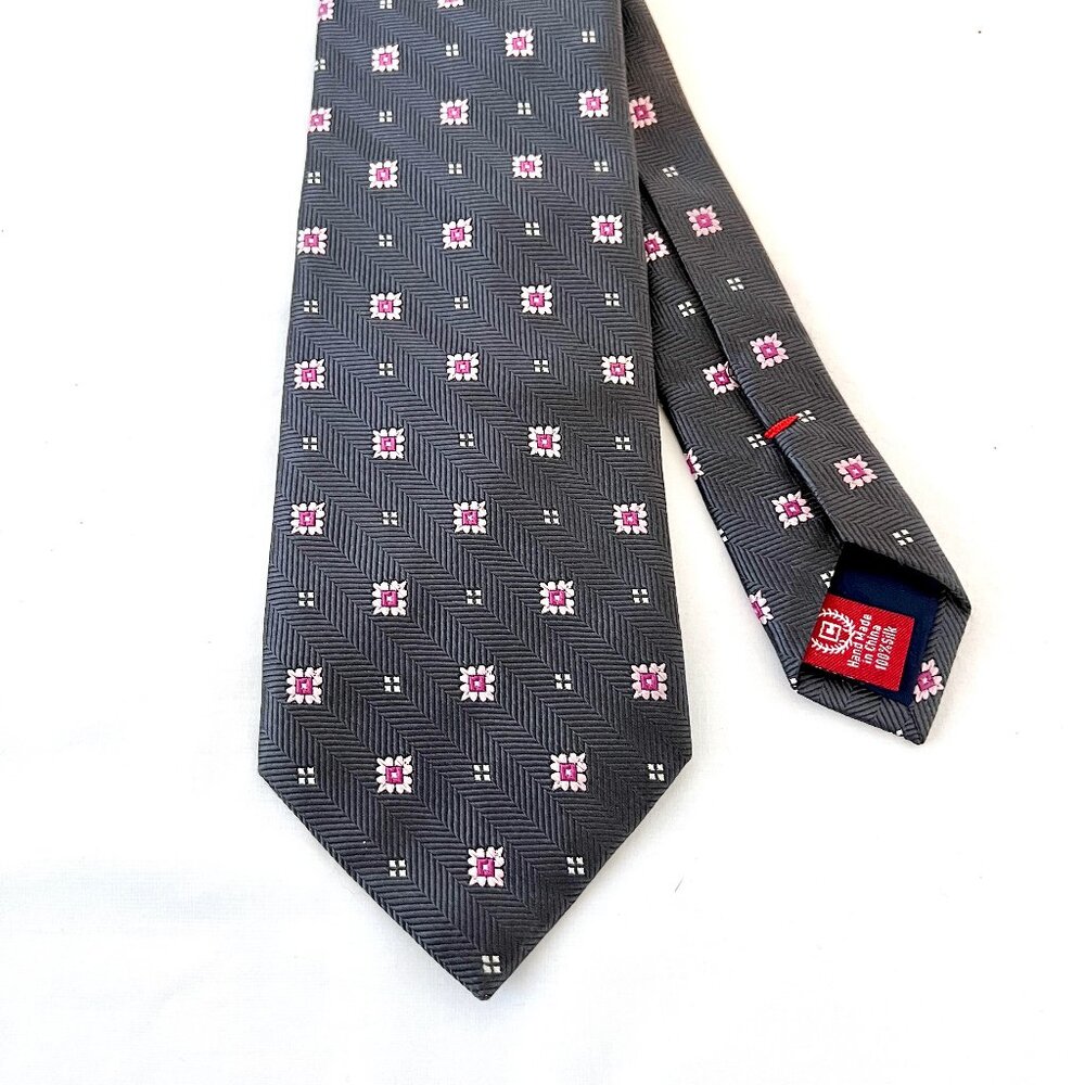 Chaps Tie, 100% Silk, Dark Gray and Pink, Hand Made, Excellent Condition!